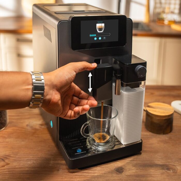 Cecotec Cremmaet Latte Touch Kaffeevollautomat, 19 bar, Thermoblock, 12 Getränke, 4 Profile, Wasser 1,1 l und 400 ml Milch, TFT-Display, konische Mühle, automatische Reinigung, höhenverstellbar