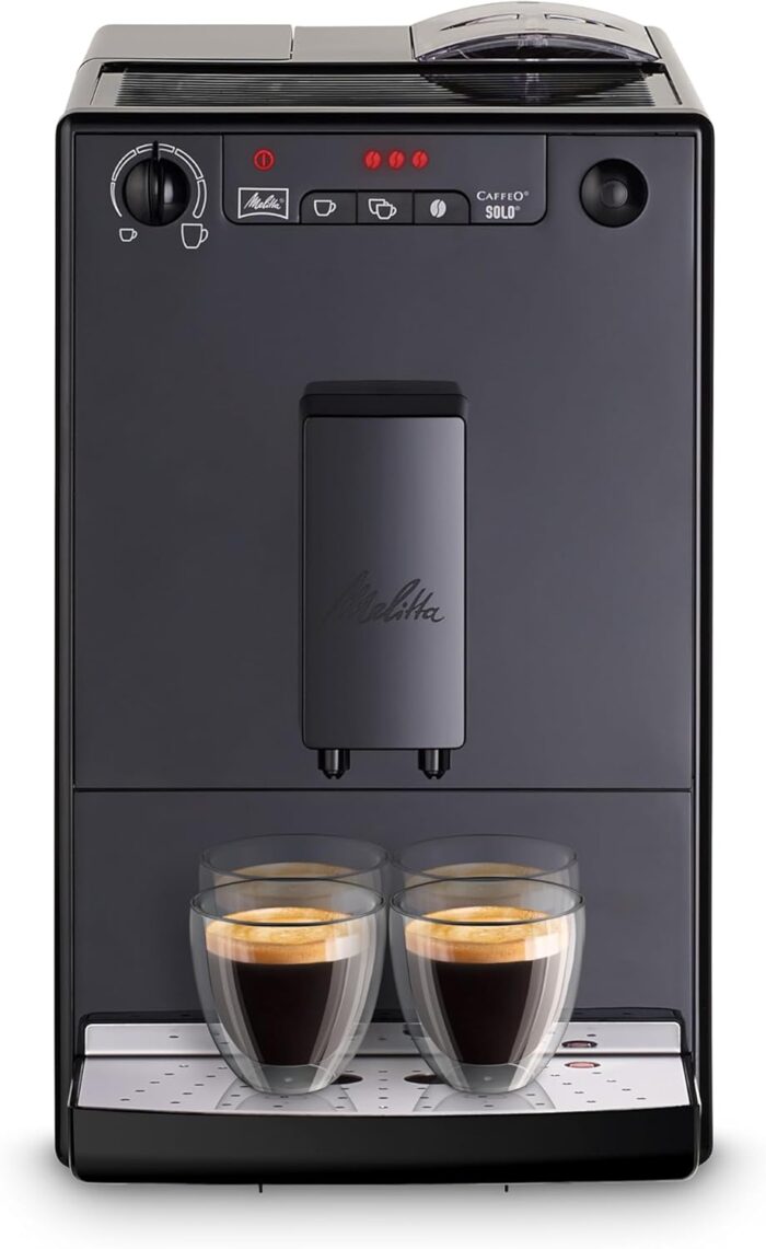 Melitta Solo - Kaffeevollautomat mit höhenverstellbarem Auslauf, kleine Kaffeemaschine mit abnehmbarem Wassertank, für z. B. Espresso oder Café Crème, pure black