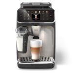 Philips Serie 5500 Kaffeevollautomat – LatteGo Milchsystem, 20 heiße und kalte Kaffeespezialitäten, 40% leiser mit SilentBrew, QuickStart, Schwarz/Grau (EP5544/50)