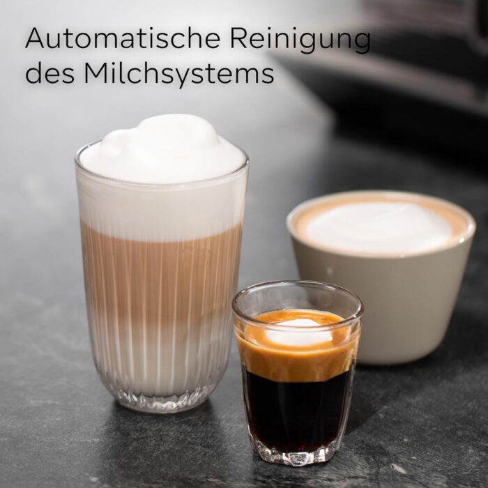 Siemens Kaffeevollautomat EQ700 classic, großes farbiges TFT-Display, 36 Heiß- und Kaltgetränke, Cold Brew, 10 Favoriten, 2-Tassen-Funktion, Steuerung per App, autom. Reinigungsystem, Silber, TP715E17