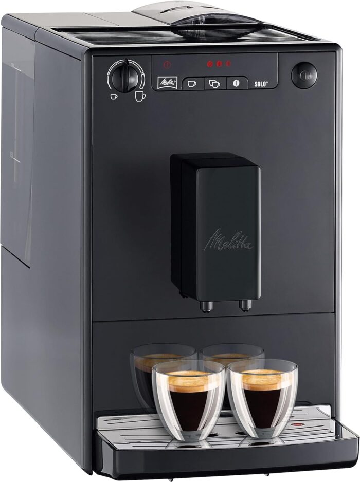 Melitta Solo - Kaffeevollautomat mit höhenverstellbarem Auslauf, kleine Kaffeemaschine mit abnehmbarem Wassertank, für z. B. Espresso oder Café Crème, pure black