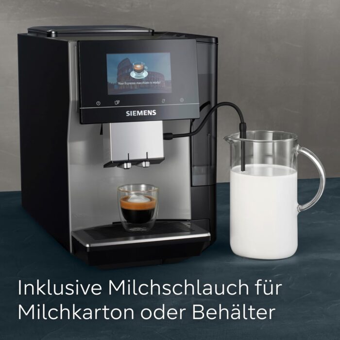 Siemens Kaffeevollautomat EQ700 classic, großes farbiges TFT-Display, 36 Heiß- und Kaltgetränke, Cold Brew, 10 Favoriten, 2-Tassen-Funktion, Steuerung per App, autom. Reinigungsystem, Silber, TP715E17
