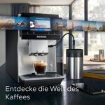 Siemens Kaffeevollautomat EQ700 classic, großes farbiges TFT-Display, 36 Heiß- und Kaltgetränke, Cold Brew, 10 Favoriten, 2-Tassen-Funktion, Steuerung per App, autom. Reinigungsystem, Silber, TP715E17